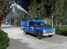 سمپاشی شبانه فضای سبز و صحن آستان مقدس امامزاده محمد (ع) و بایزید بسطامی با همکاری شهرداری بسطام