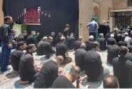مراسم عزاداری و نماز ظهر عاشورا در مجموعه امامزاده محمد و بایزید بسطامی 